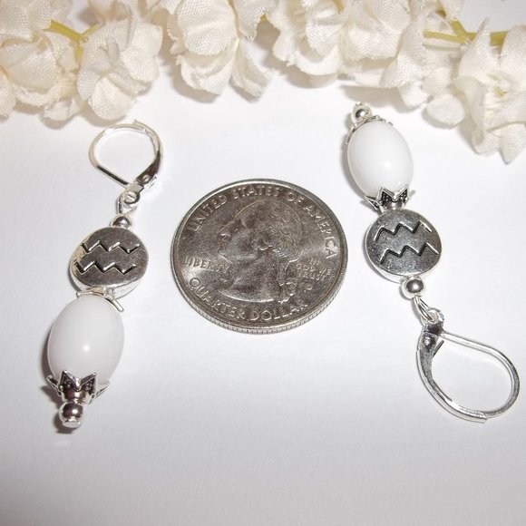 White & Silver Beaded Dangle Earring Handmade 4166 - Picture 3 of 8